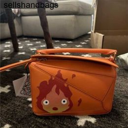 Sac à bandoulière Lowwes Puzzles Ghibli Spirited en cuir véritable de qualité supérieure petit sac de calcification orange tout neuf exclusif en ligne épuisé ! 6CC86CC8