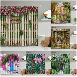 Cortinas de ducha Flores de mariposa Cortinas de ducha Rosa Rosa Plantas verdes Valla de madera Primavera Jardín europeo Paisaje Decoración de baño Cortina de baño 230919