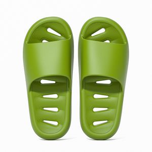 Zapatillas de ducha para hombres y mujeres Verano Hogar Interior Fuga de agua Antideslizante Hogar EVA Sandalias de baño Verde