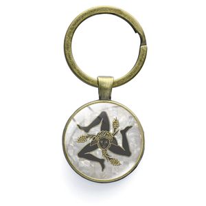 Sicile Trinacria Déclaration Keychain Verre Art Art Art Articles Metal Keyring Accessoires Meilleur cadeau pour amis Sac Brikets