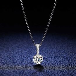 Sier 925 Sterling Pendant 1 Collier de diamant Moislant Fashion Classic Classic Simple Three Claw Sier Pendant Collar Collar Chain