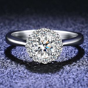 Sier 925 Sterling Damesring Imitatie Diamant 1 D-kleur Moissanite Wedding Ring Vier Claw Round Bag Luxe groepset Diamant