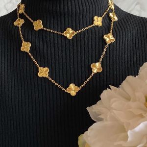 Sier Gold Clover Diseñador Collares pendientes para mujer Niñas Marca 20 Flores Hojas Cadena larga Elegante Invierno Suéter Abrigo Collar Joyería