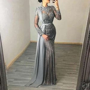 Sier Mermaid Prom Dresses Princess Appliques Peatels Beads lange mouwen lange mouwen satijnen kant halter lengte feestjurken plus maat op maat gemaakt 0431