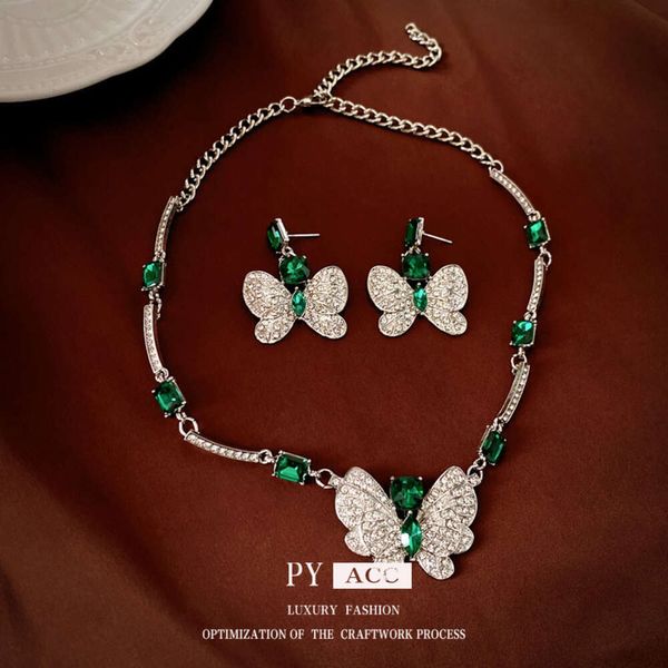 Sier Needle Emerald Diamond Butterfly Square avec boucles d'oreilles de la mode de haute qualité, boucles d'oreilles légères à la mode