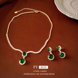 Sier Needle Emerald Zircon Round Collier Light and Simple Fresh Fashion Orees Fresh Orees for Women