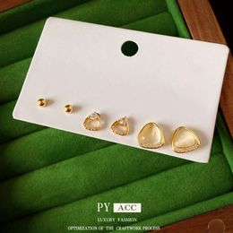 Sier aiguille minimaliste Cat Stone en trois pièces de trois pièces de Corée de la Corée Exquise et Small Fashion Light Versatiles Oreads