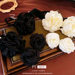 Aiguille sier, boucles d'oreilles à fleurs blanches, collier, ensemble de bracelet, bijoux coréen élégant, élégant et haut de gamme pour femmes