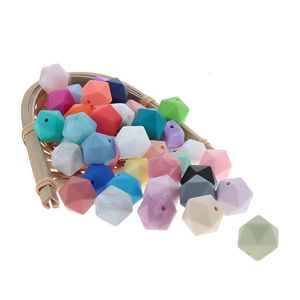 Perles de silicone Icosahedron 14mm 200pcs bébé bijoux de dentition collier perle hexagone silicone anneaux de dentition bricolage de qualité alimentaire sans BPA 240307