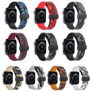 Siliconen camouflagebandarmband voor Apple Watch Series 8 7 6 5 4 3 SE Ultra Magnetic Snap Buckle Band 45mm 49 mm