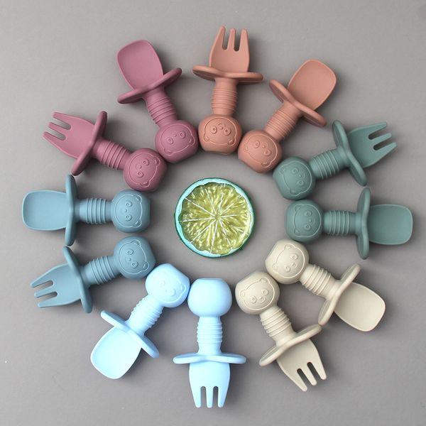 Cuillère à fourchette en silicone 2 pièces/ensemble de qualité alimentaire pour bébé ustensiles imprimés animaux ensemble cuillères d'alimentation apprendre à manger vaisselle pour enfants 20220226 Q2