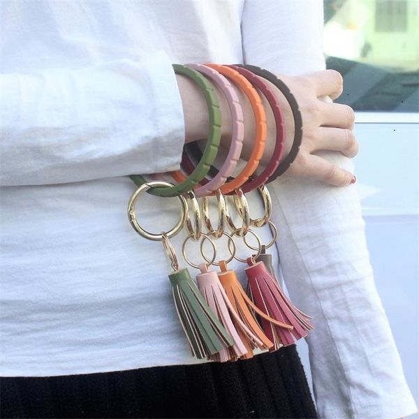 Silicone Keychain Bangle Tassel Bracelets Keyring Party O Shaped Wristlet Bracelet Circle Charm Key Ring Holder Wristbands Chains Jewelry Travel for Girl Women