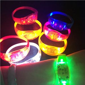 Siliconengeluid Gecontroleerde LED Light Bracelet Feestelijke feestbenodigdheden Activated Glow Flash Bangle Polsband Gift Wedding Partij voorstanders Carnival Festival J0420