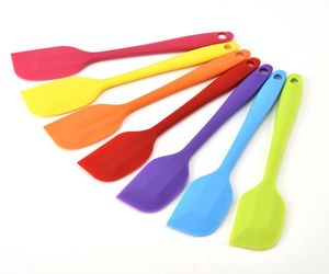 Spatulas Spatulas Spatulas Small Rubber Spatule sans couture One Piece Résistante de chaleur Srapers flexibles antiadhésifs Baking Mixing2289508