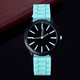 Reloj de silicona Geneva para mujer, Relojes de cuarzo, reloj deportivo informal de moda, Relojes de pulsera de esfera redonda Unisex en 9 colores