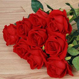 Silk Rose Fleurs artificielles réelles comme les fleurs de rose décorations de maison pour la salle d'anniversaire de fête de mariage 8Colors pour choisir HR009