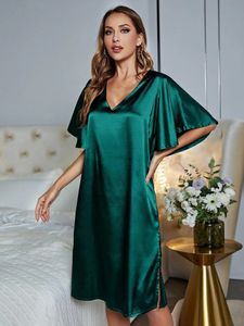 Silk satin velours lâches décontractées sexy maison porte robe nocturne côté partage de nuit d'été à manches volontaires pyjamas pour femmes sous-vêtements 240409