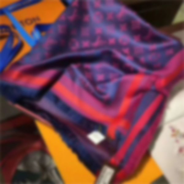 Bufanda de seda Bufanda en la cabeza de diseñador bufandas de calidad Bufandas de chal Bufanda de moda para mujer Bufanda de diseñador de lujo foulard de 4 estaciones para mujer Bufanda de pelo de 3 colores