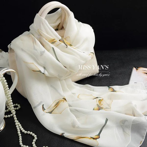 Écharpe en soie Femmes blanches Long Imprimé Calla Lily printemps automne d'hiver Swam Scarps enveloppe Hangzhou Bandana Gift pour 240410