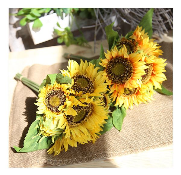 Tournesol en soie 35 cm 7 têtes 4 feuilles artificielles fleurs de mariée Bouquet Pan tissu pour mariage/fête/décorations pour la maison MW22101