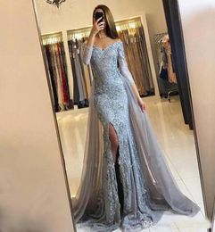 Silver 2019 en dentelle appliquée Robes de bal africain Discapable Train Train Split Robes de soirée Overskirts Party Robe Vestido DE3373520