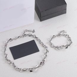 Zilveren armband ketting, designer sieraden, mode-persoonlijkheid driehoekige dikke kettingset, om familievrienden, geliefden of hun eigen beste cadeaus te sturen