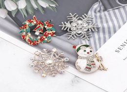 Broche de flocon de neige de couleur de Noël en argent Broches d'arbre en émail coloré Bijoux bijoux épingles décoratives Bell de Snowman Bell6400754