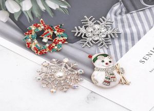 Zilveren kleur kerstkristallen sneeuwvlok broche kleurrijke emailboombroches cadeau sieraden decoratieve pins sneeuwman bell broches30308999