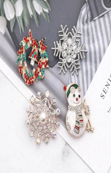 Couleur argent Noël cristal flocon de neige broche coloré émail arbre Broches cadeau bijoux épingles décoratives bonhomme de neige cloche Broches6057047