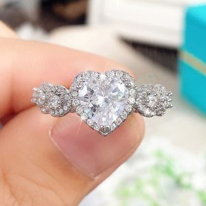Couleur argent coeur zircon cubique anneaux de mariage pour les femmes de luxe mode bagues de fiançailles bijoux de mode