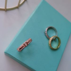 Zilvergouden stenen tplating bruiloft verlovingsringen voor vrouwelijke liefhebbers paar klassieke luxe ring diamant maat 7 8 9 kerstfeestcadeaus meisjes bruids kerstmis