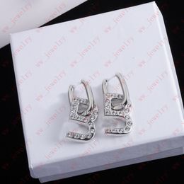 Zilveren high-sense monogram flash diamanten oorbellen, twee manieren om te dragen, sieradenontwerper, personalisatie, cadeaufeest