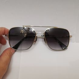 Occhiali da sole Navigator sfumati in metallo grigio argento per uomo Seven Summer Sunnies Shades UV400 Eyewear con scatola