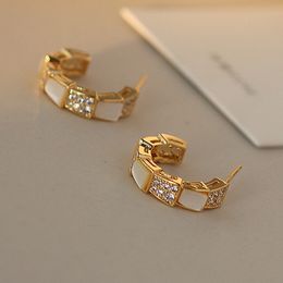 Zilveren naald prachtige en elegante schelp oorbellen Hoogwaardige Sense oorbellen Vrouwelijk Koreaans design ooraccessoires
