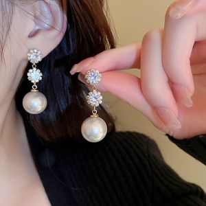 Aiguille en argent avec cercles de diamant boucles d'oreilles en perles de fleurs