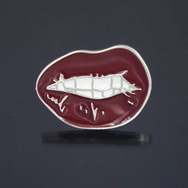 Broche de labios rojos sexys esmaltado increíble de aleación plateada, superventas, Pin para Collar de ropa, joyería, accesorios de ropa para mujer