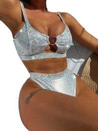 Mini bikini argento lucido 2023 Estate Nuovo costume da bagno sexy a sospensione cava da donna in 2 pezzi Costume da spiaggia a vita alta XMC581W P230525