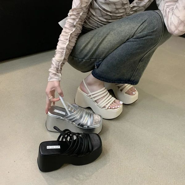 Sandales de coin argenté Chaussures de plate-forme noires talons hauts gladiateurs chunky talons cales d'été zapatos de mujer 240428