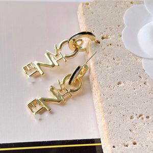 Eenvoudige 18K vergulde luxe merkontwerpers Lange letters Stud Roestvrij staal Geometrisch Beroemde vrouwen Meisjes Kristal Strass Oorbel Bruiloft Feestsieraden