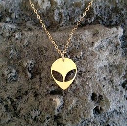 Simple Aliens pendentif charme Collier Mignon UFO ET Visage Tête Oeil Émoticônes Colliers Dessin Animé Sci Fi Fantasy Amis Cadeau Significatif