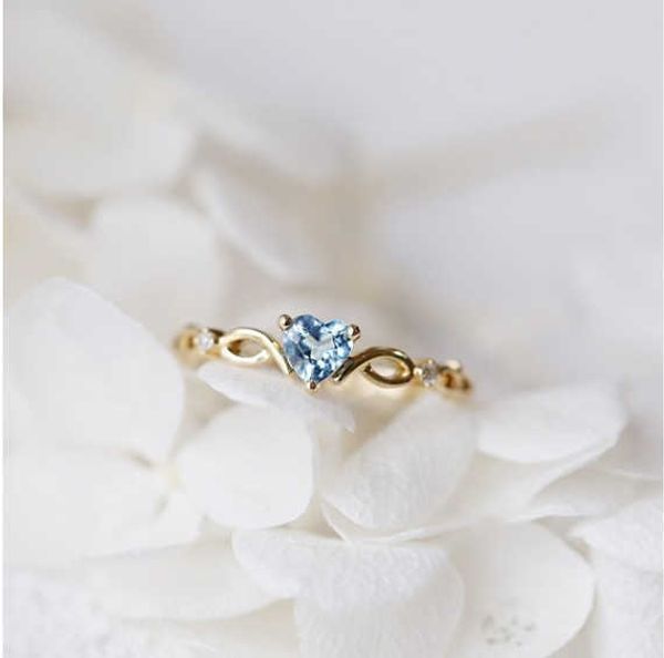 Anillo de circón de amor simple y fresco con anillo de diamantes en forma de corazón azul océano