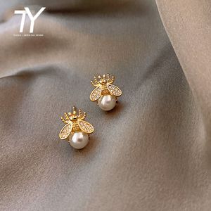 eenvoudige en luxe Pearl Woman's Oorbellen Fashion design gevoel bee insect Oorbellen Koreaanse vrouwen sieraden sexy Oorbel