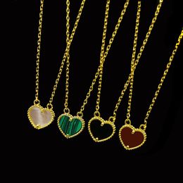 Placage de cuivre en forme de cœur simple et doux avec pierre naturelle plaqué or 18 carats coeur de pêche agate malachite collier Love