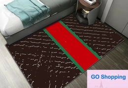 Eenvoudig zwart-wit gestreept bedrukt tapijt vloermat woonkamer studeerkamer salontafel tapijt thuis comfortabel nachtkastje