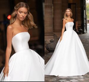 Simple Bohème Élégant Grande Taille Une Ligne Robes De Mariée Femmes Bretelles Satin Dos Nu Balayage Train Robe De Mariée Deuxième Robe De Réception Pour Mariage Sur Mesure