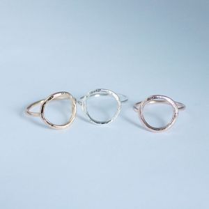 Eenvoudige Geborsteld Zilver Kleur Karma Cirkel Ringen voor Vrouwen Trendy Ronde Party Wedding Band Sieraden Duurzaam Ringen Bijoux R027