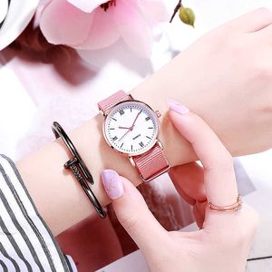 Fashion simple de toile Romantique dames Automatic Watch for Women Quartz Wristwatch