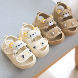 Simple Cute Born Baby Toddler Sandals Cartoon Bear Casual Children Sandal Boy Girl Baby Soft Comfortabele Kick Resistant Shoes 240422