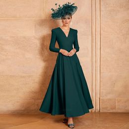 Robe de la mariée en vert foncé simple 2024 V couches longs Sleevs Soft Satin Wedding Guest Party Gowns Robe de Soberee