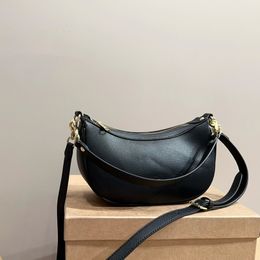 Sac à bandoulière de conception simple Hobo demi-lune fermeture éclair Designer bandoulière Hobos en cuir souple sans chaîne Style Grace femmes peau de vache moraillon ceintures poignée rétro sacs sous les bras